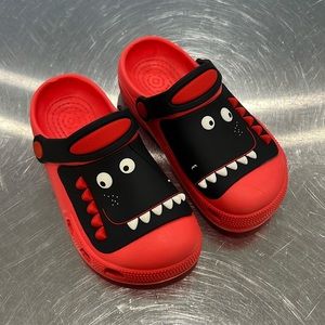 NWOT Child Croc Style Shoes